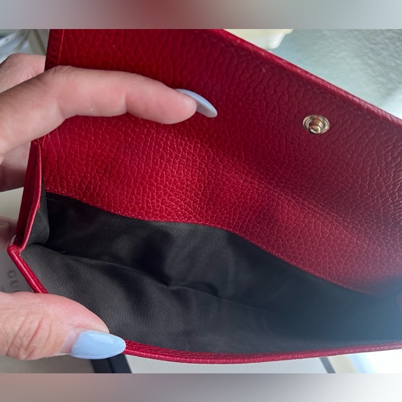 GUCCI GG SUPREME Red Pebbled Leather Brown Logo Canvas Card Billfold Long Wallet - Picture 6 of 12